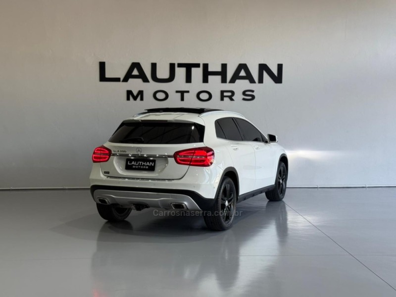 GLA 200 1.6 CGI VISION 16V TURBO GASOLINA 4P AUTOMÁTICO - 2015 - NOVO HAMBURGO