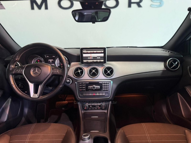 GLA 200 1.6 CGI VISION 16V TURBO GASOLINA 4P AUTOMÁTICO - 2015 - NOVO HAMBURGO