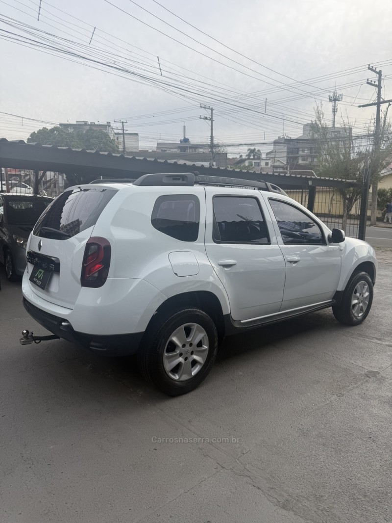 DUSTER 1.6 EXPRESSION 4X2 16V FLEX 4P MANUAL - 2017 - CAXIAS DO SUL