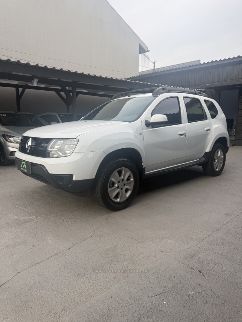 DUSTER 1.6 EXPRESSION 4X2 16V FLEX 4P MANUAL - 2017 - CAXIAS DO SUL