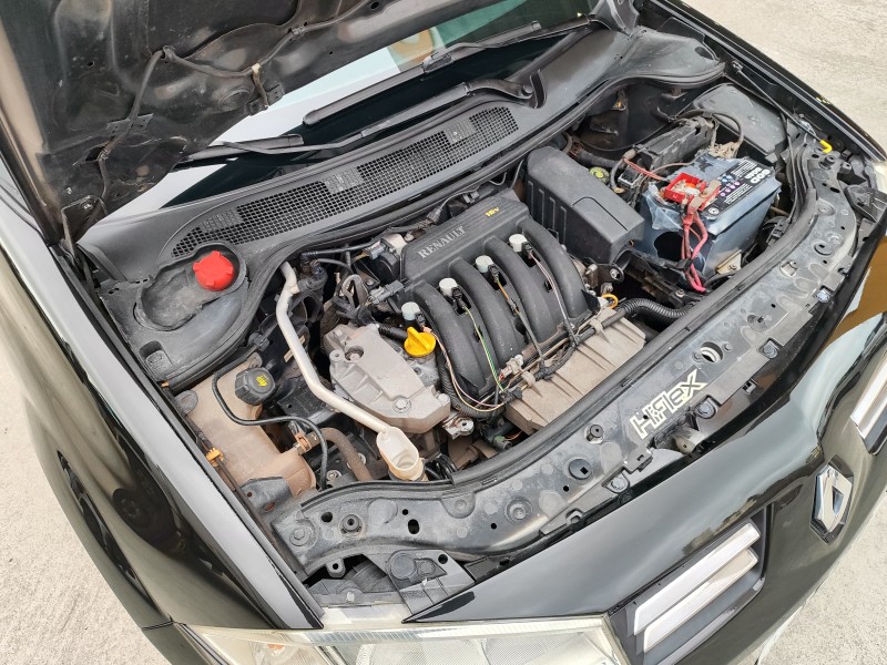 MÉGANE 1.6 DYNAMIQUE 16V FLEX 4P MANUAL - 2010 - FARROUPILHA