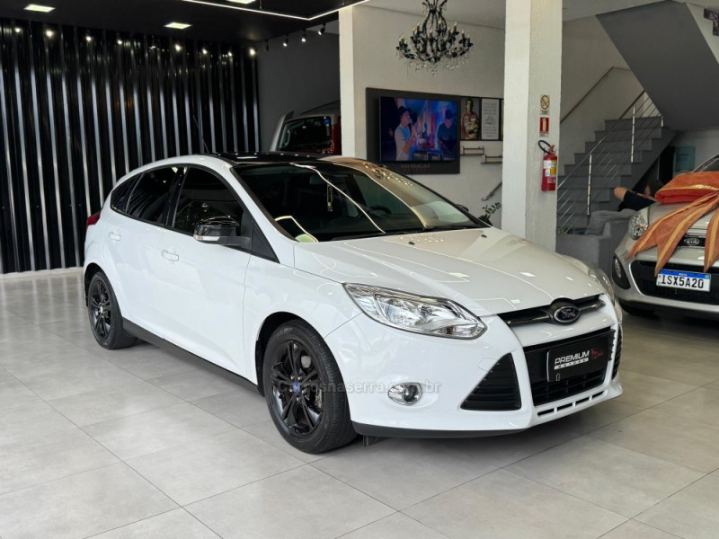 focus 1.6 se hatch 16v flex 4p automatico 2015 dois irmaos
