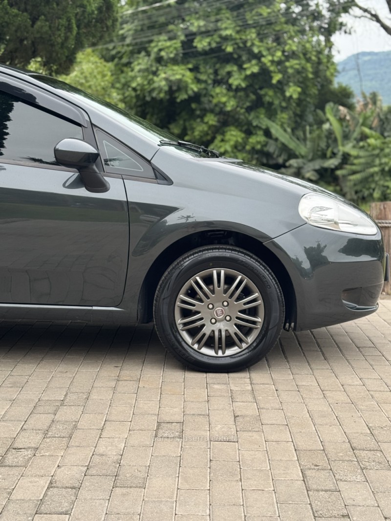 PUNTO 1.4 ATTRACTIVE 8V FLEX 4P MANUAL - 2011 - ENCANTADO