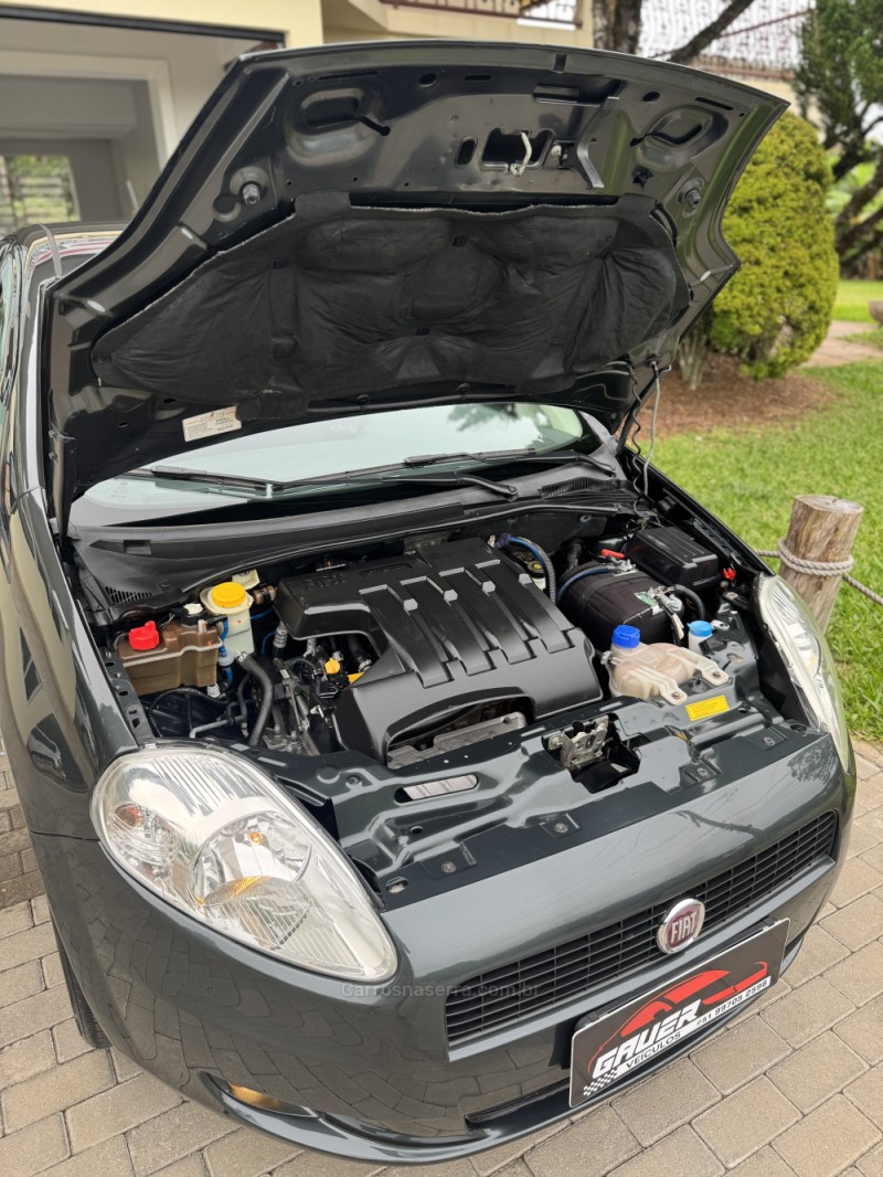 PUNTO 1.4 ATTRACTIVE 8V FLEX 4P MANUAL - 2011 - ENCANTADO