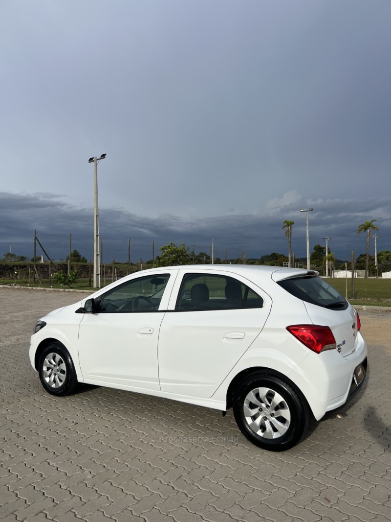 ONIX 1.0 LT PLUS 8V FLEX 4P MANUAL - 2017 - ANTôNIO PRADO