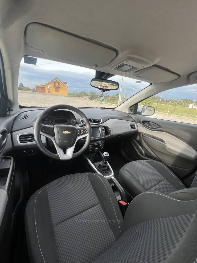 ONIX 1.0 LT PLUS 8V FLEX 4P MANUAL - 2017 - ANTôNIO PRADO