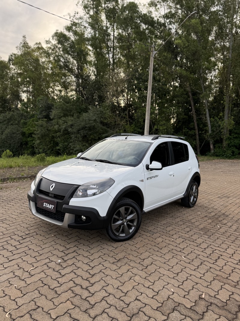 SANDERO 1.6 STEPWAY 16V FLEX 4P MANUAL - 2014 - ARROIO DO MEIO