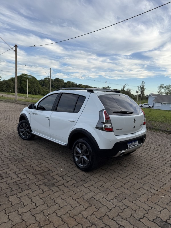 SANDERO 1.6 STEPWAY 16V FLEX 4P MANUAL - 2014 - ARROIO DO MEIO