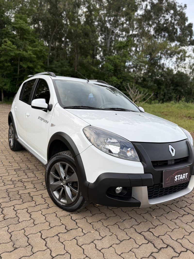 SANDERO 1.6 STEPWAY 16V FLEX 4P MANUAL - 2014 - ARROIO DO MEIO
