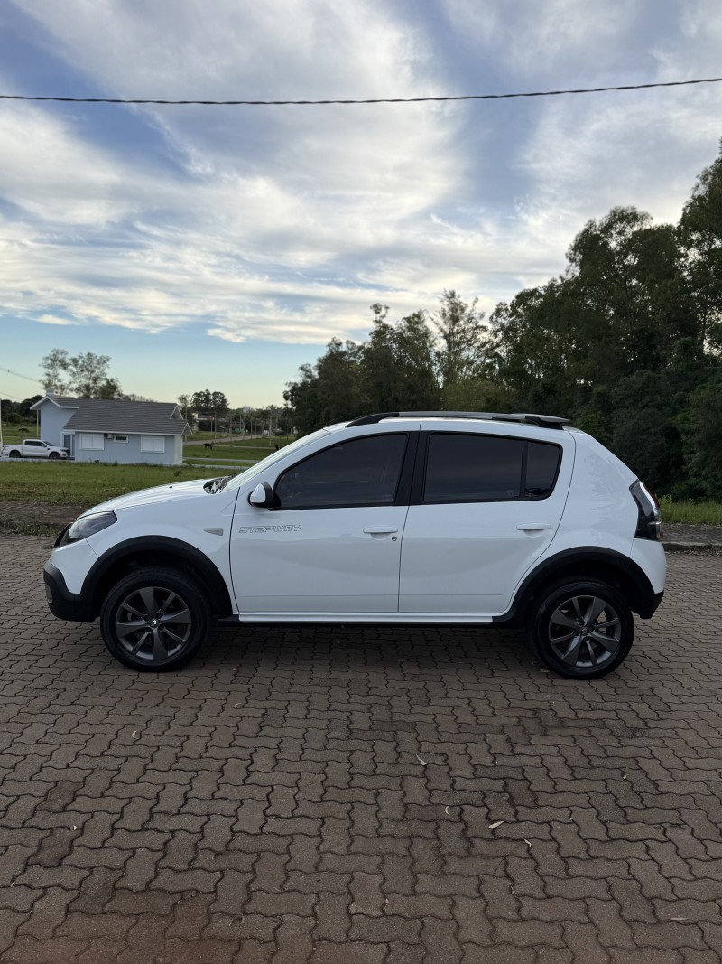 SANDERO 1.6 STEPWAY 16V FLEX 4P MANUAL - 2014 - ARROIO DO MEIO