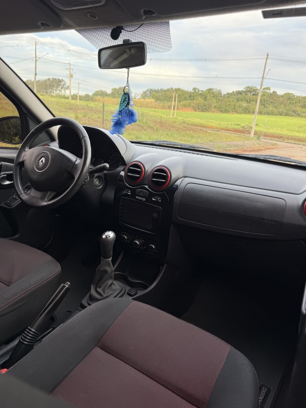 SANDERO 1.6 STEPWAY 16V FLEX 4P MANUAL - 2014 - ARROIO DO MEIO