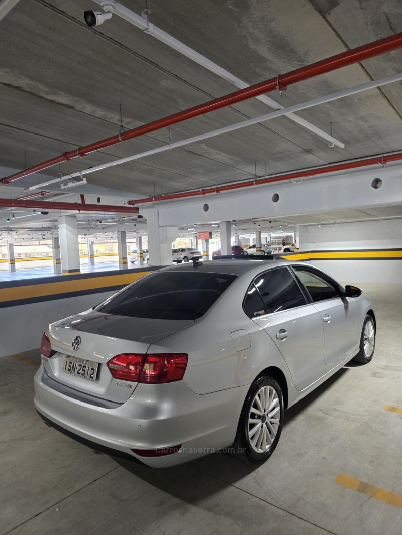 JETTA 2.0 TSI DSG HIGHLINE 200CV GASOLINA 4P AUTOMÁTICO - 2012 - CAXIAS DO SUL
