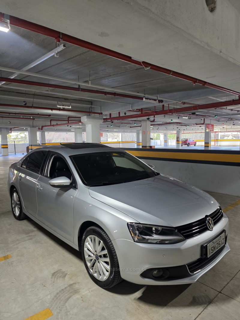 jetta 2.0 tsi dsg highline 200cv gasolina 4p automatico 2012 caxias do sul
