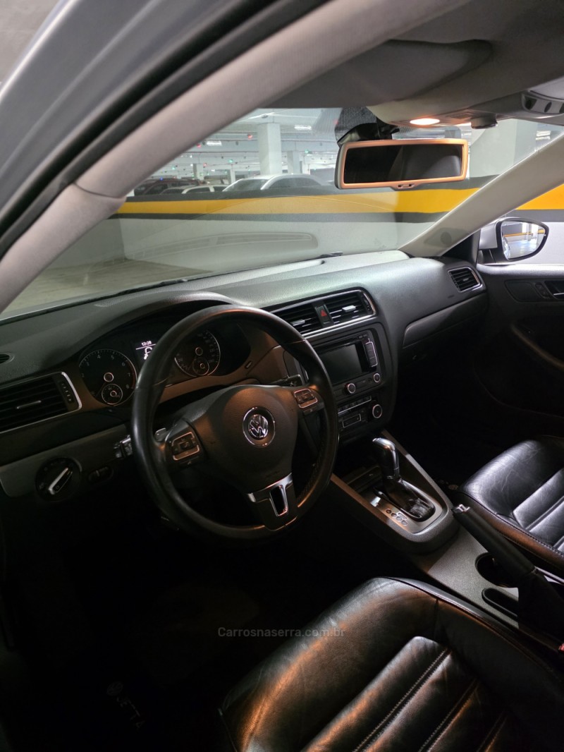 JETTA 2.0 TSI DSG HIGHLINE 200CV GASOLINA 4P AUTOMÁTICO - 2012 - CAXIAS DO SUL