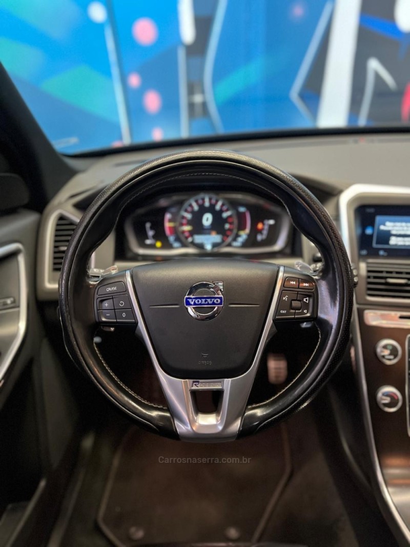 XC60 2.0 T5 R DESIGN TURBO GASOLINA 4P AUTOMÁTICO - 2016 - NOVO HAMBURGO