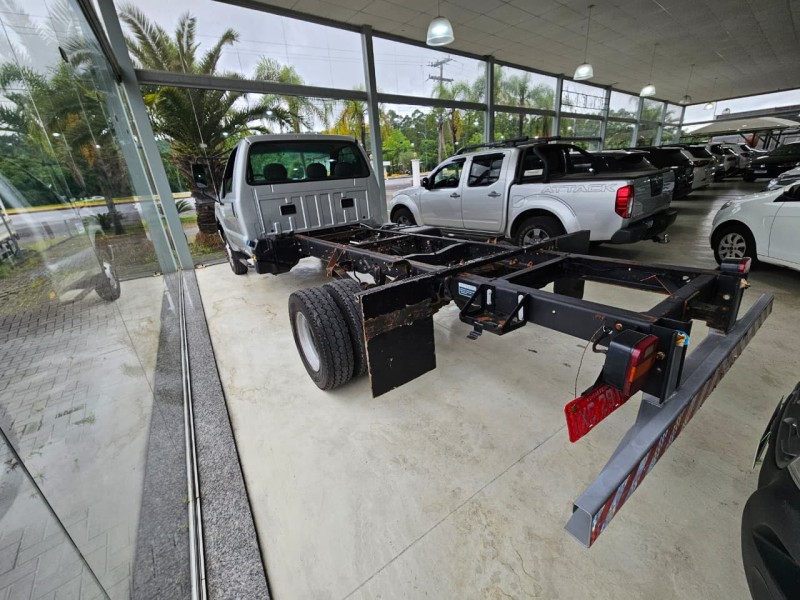 F-4000 4X4 - 2016 - BOM PRINCíPIO