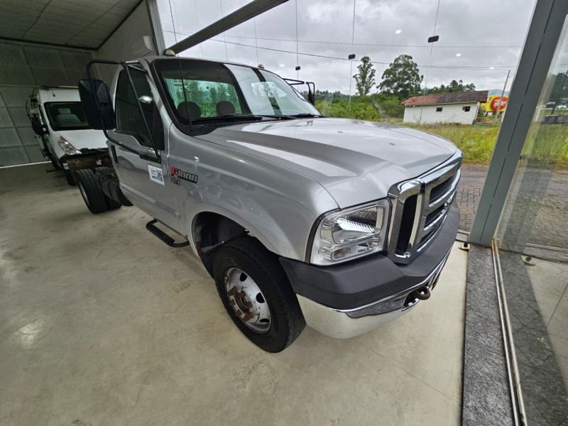 f 4000 4x4 2016 bom principio