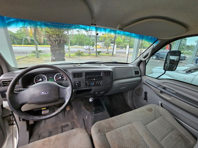 F-4000 4X4 - 2016 - BOM PRINCíPIO