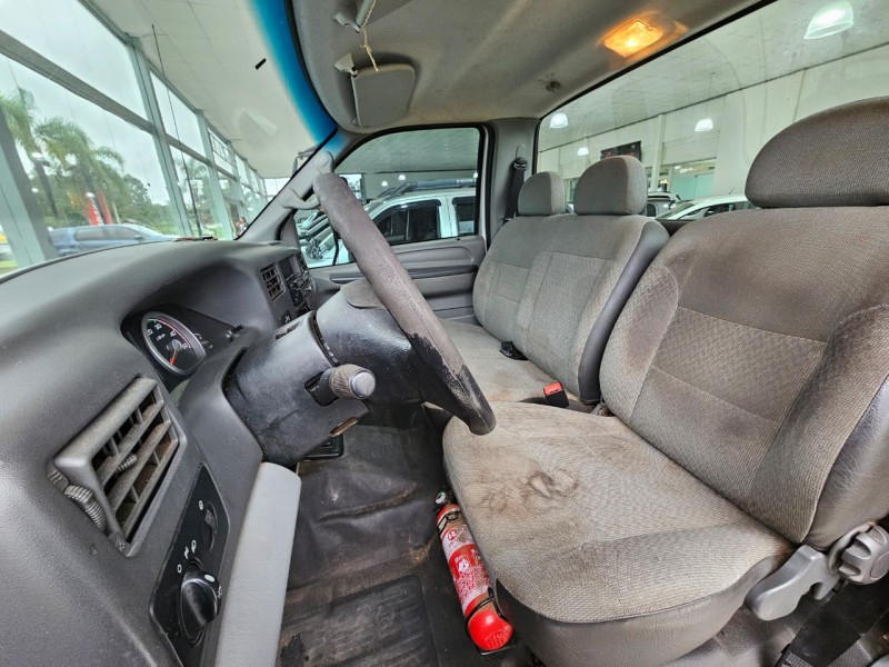 F-4000 4X4 - 2016 - BOM PRINCíPIO