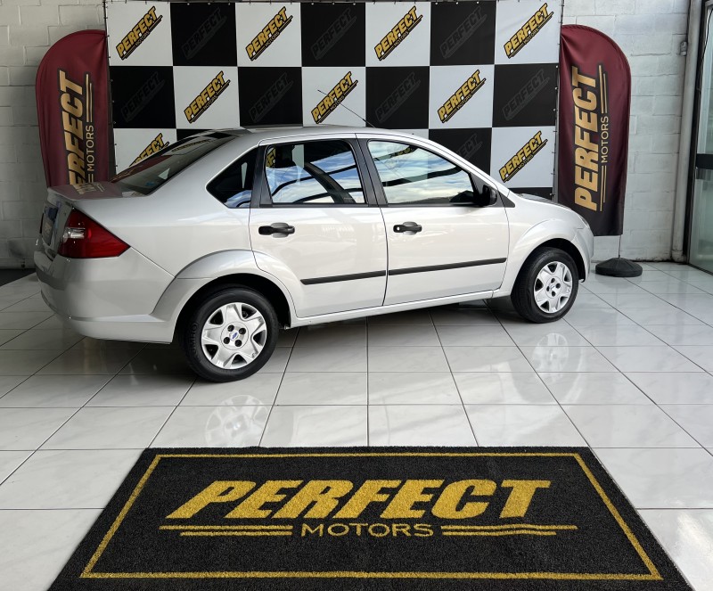 FIESTA 1.6 MPI 8V GASOLINA 4P MANUAL - 2007 - PORTãO