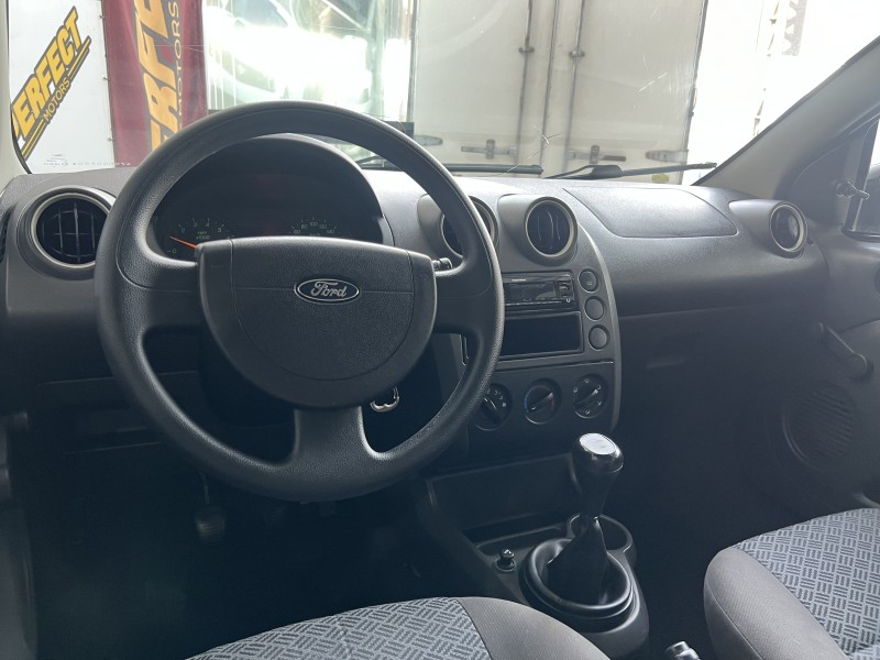 FIESTA 1.6 MPI 8V GASOLINA 4P MANUAL - 2007 - PORTãO