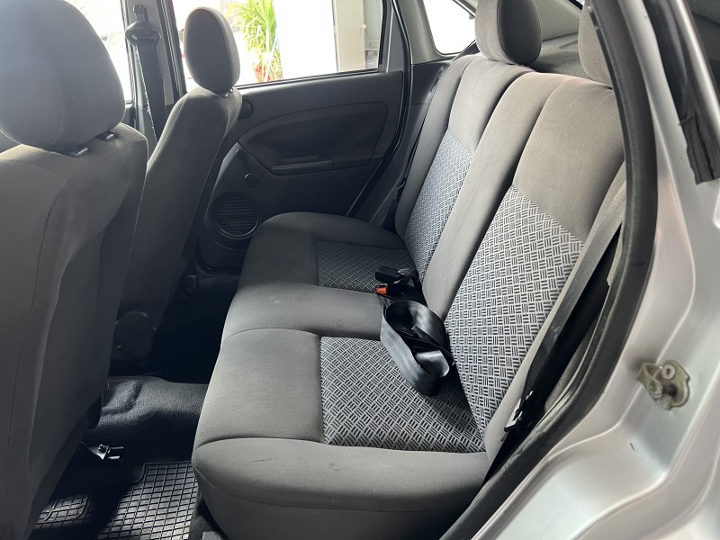 FIESTA 1.6 MPI 8V GASOLINA 4P MANUAL - 2007 - PORTãO