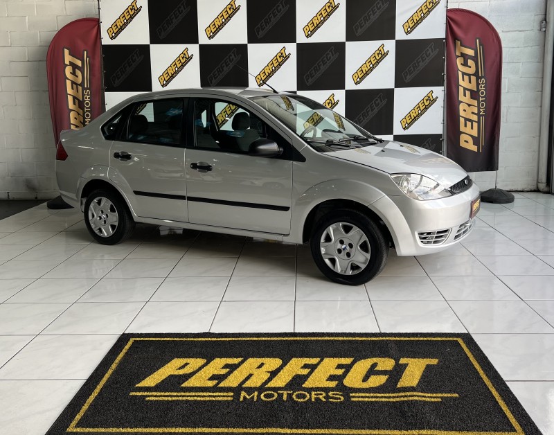 FIESTA 1.6 MPI 8V GASOLINA 4P MANUAL - 2007 - PORTãO