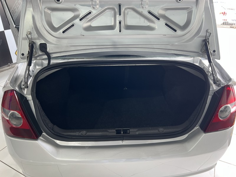 FIESTA 1.6 MPI 8V GASOLINA 4P MANUAL - 2007 - PORTãO