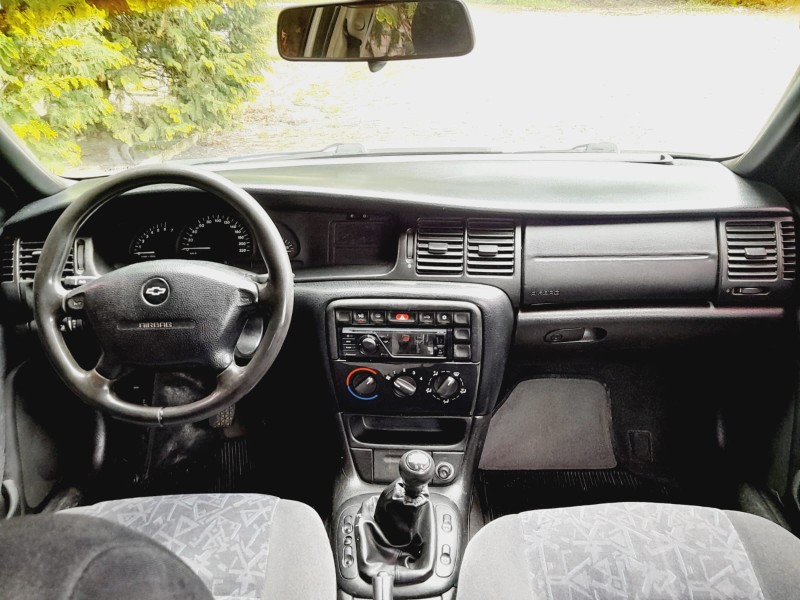 VECTRA 2.0 MPFI CD 8V GASOLINA 4P MANUAL - 1997 - FARROUPILHA