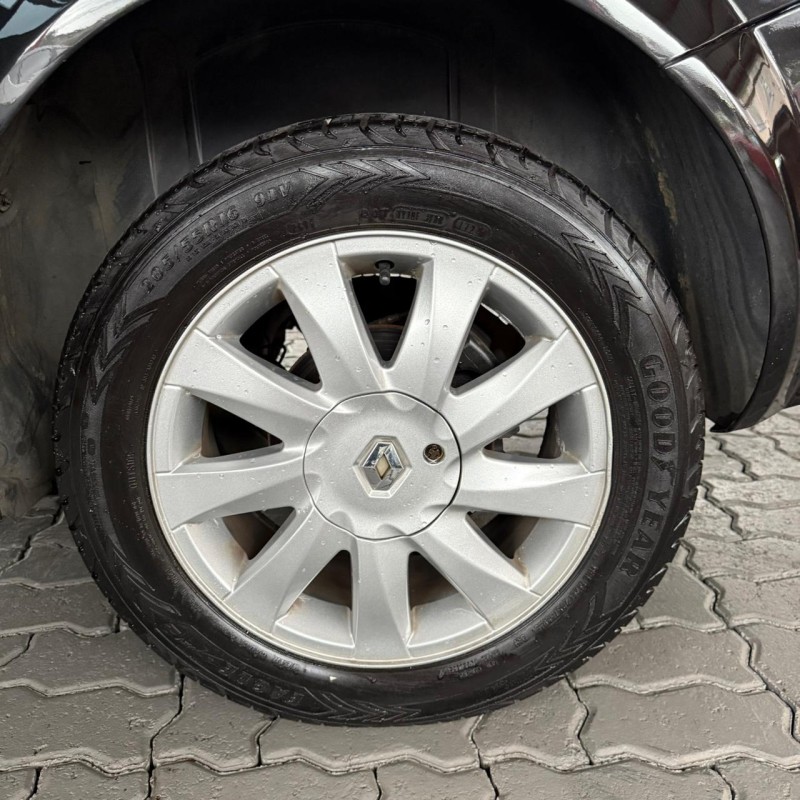 MÉGANE 1.6 DYNAMIQUE GRAND TOUR 16V FLEX 4P MANUAL - 2011 - CAXIAS DO SUL