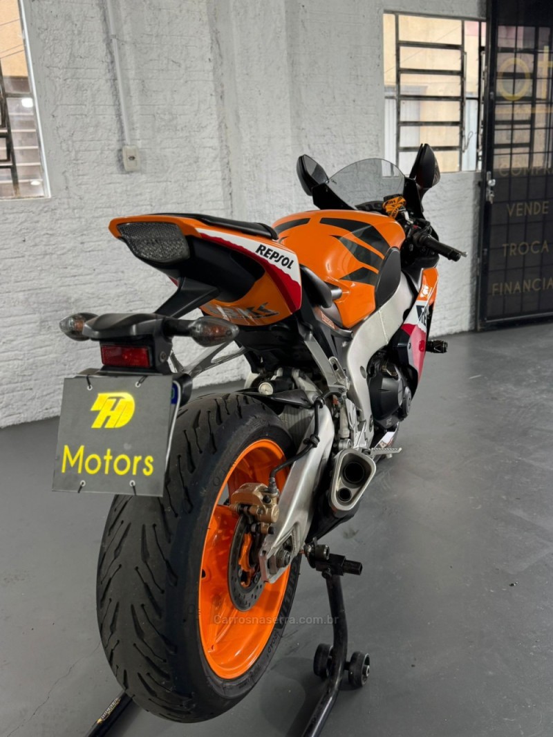 CBR 1000RR REPSOL - 2011 - CAXIAS DO SUL