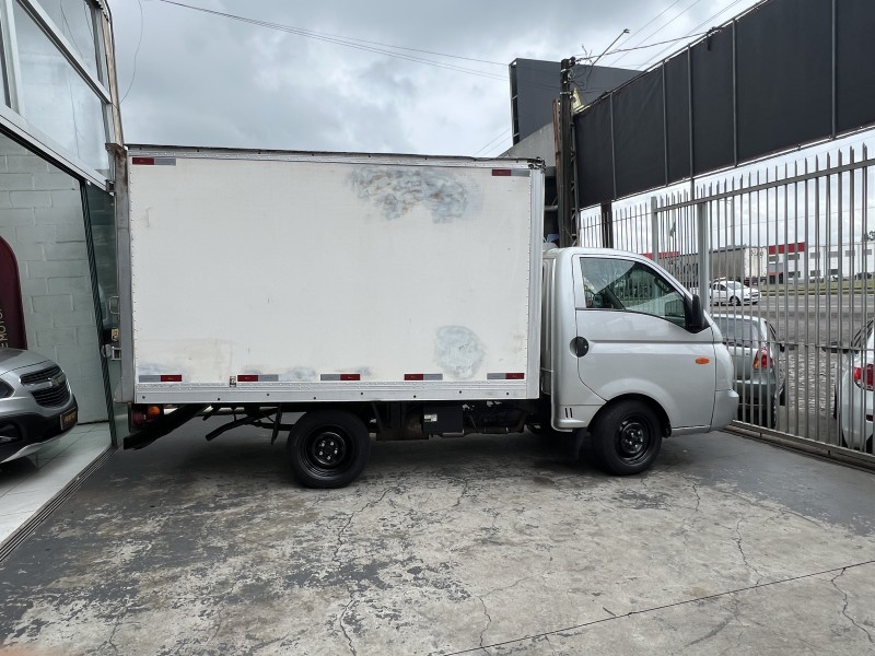 HR 2.5 TCI HD BAU 4X2 8V 97CV TURBO INTERCOOLER DIESEL 2P MANUAL - 2012 - PORTãO