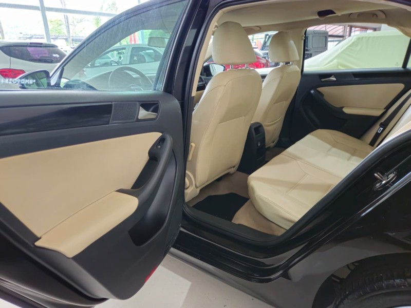 JETTA 2.0 COMFORTLINE FLEX 4P TIPTRONIC - 2011 - BOM PRINCíPIO