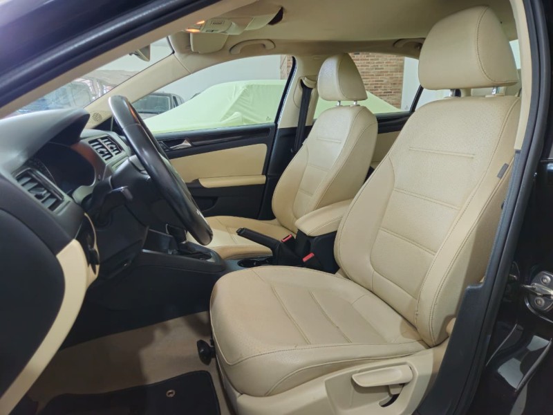 JETTA 2.0 COMFORTLINE FLEX 4P TIPTRONIC - 2011 - BOM PRINCíPIO