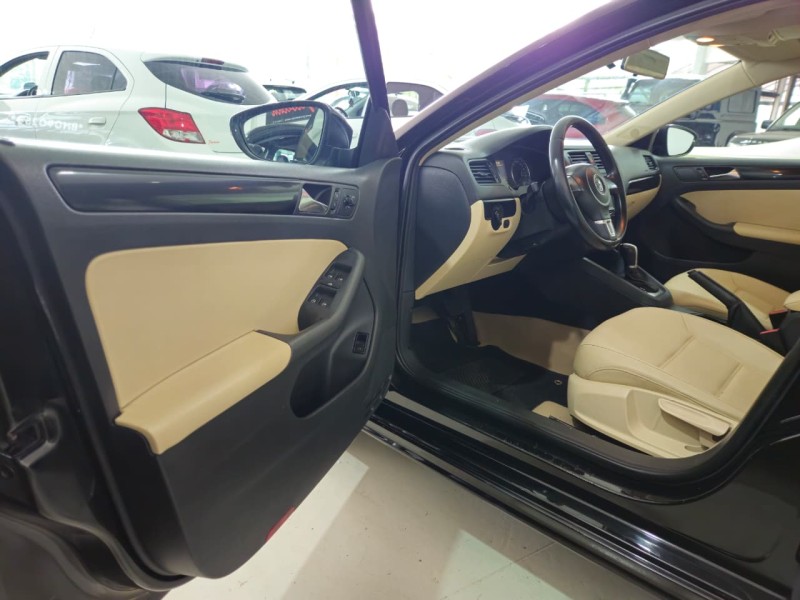 JETTA 2.0 COMFORTLINE FLEX 4P TIPTRONIC - 2011 - BOM PRINCíPIO