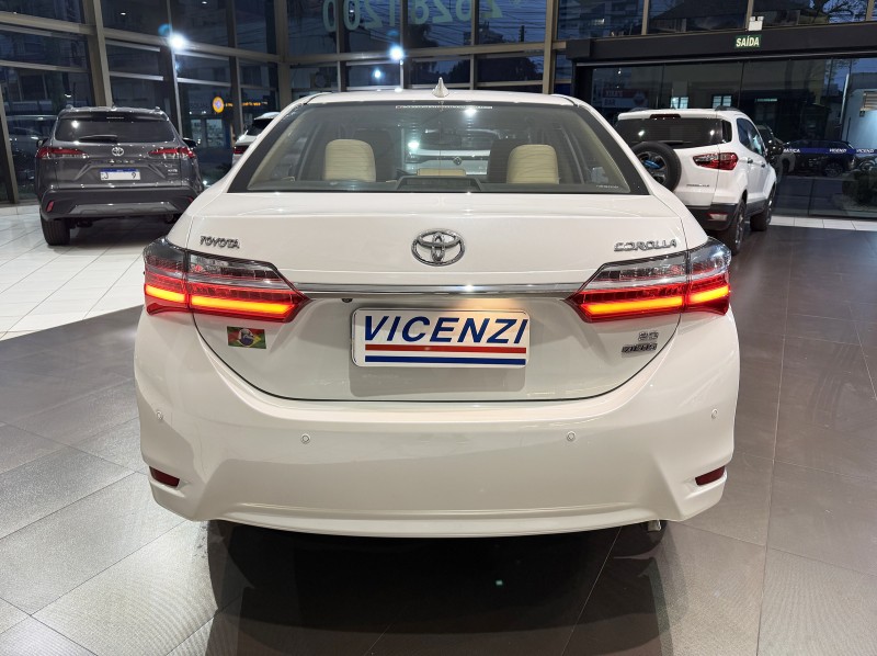 COROLLA 2.0 ALTIS 16V FLEX 4P AUTOMÁTICO - 2018 - FARROUPILHA