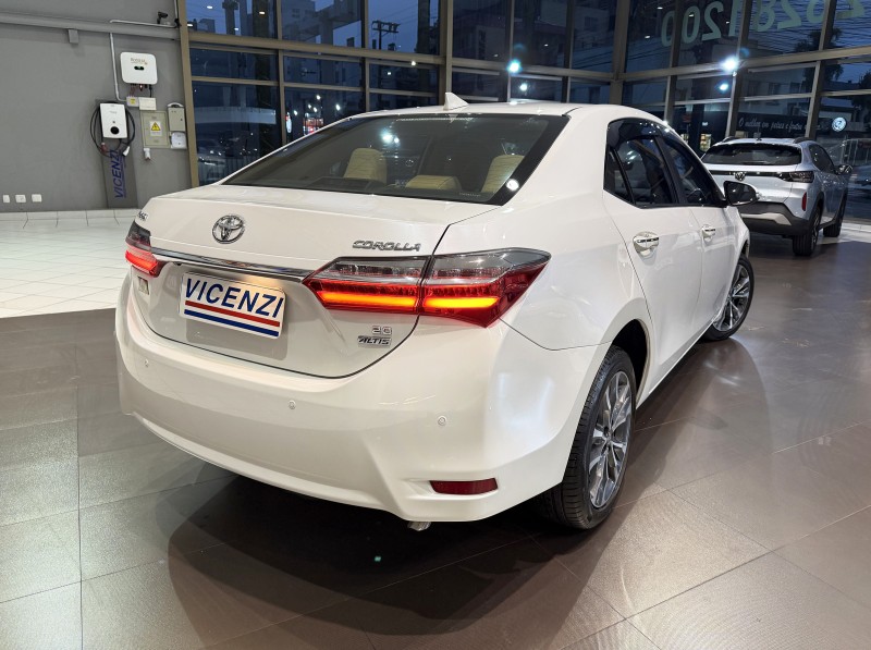 COROLLA 2.0 ALTIS 16V FLEX 4P AUTOMÁTICO - 2018 - FARROUPILHA