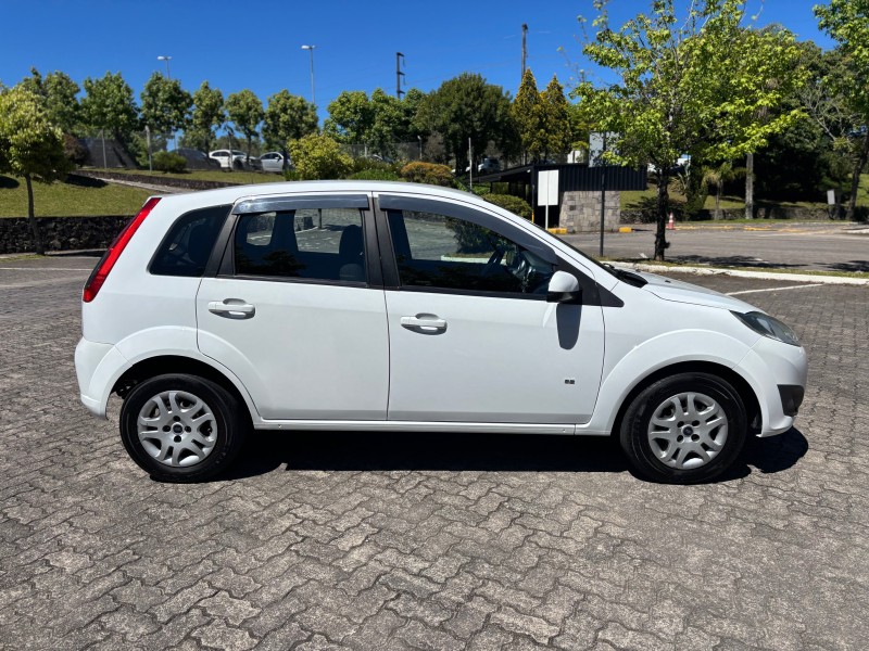 FIESTA 1.0 ROCAM SE 8V FLEX 4P MANUAL - 2014 - CAXIAS DO SUL