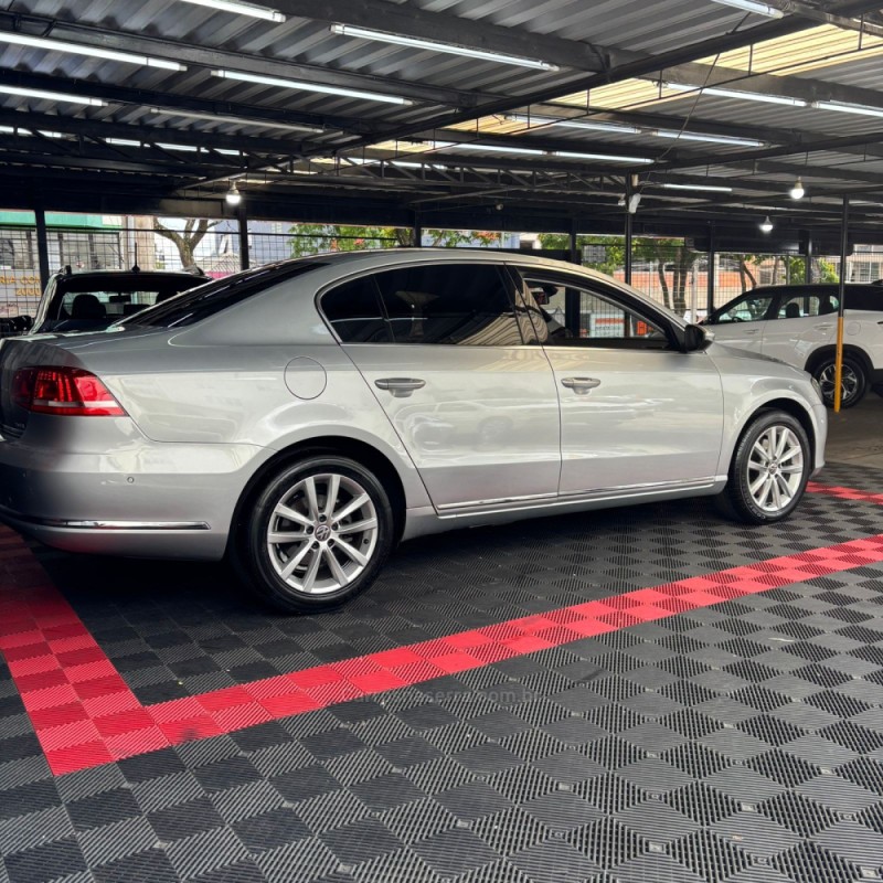 PASSAT 2.0 FSI COMFORTLINE 16V TURBO GASOLINA 4P TIPTRONIC - 2011 - PASSO FUNDO