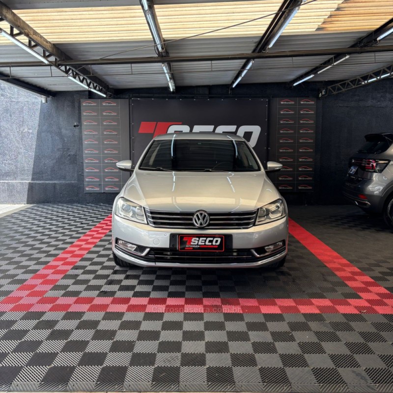 PASSAT 2.0 FSI COMFORTLINE 16V TURBO GASOLINA 4P TIPTRONIC - 2011 - PASSO FUNDO