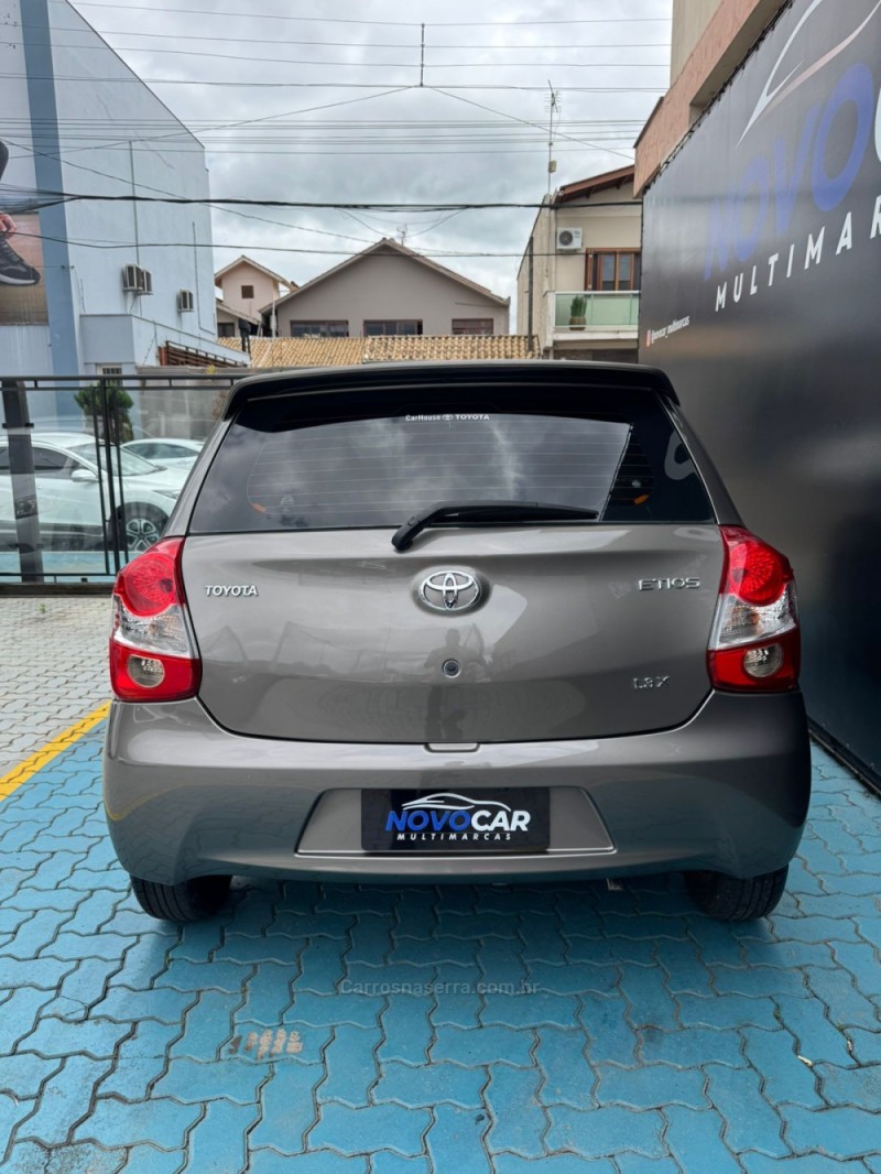 ETIOS 1.3 X 16V FLEX 4P MANUAL - 2017 - ESTâNCIA VELHA