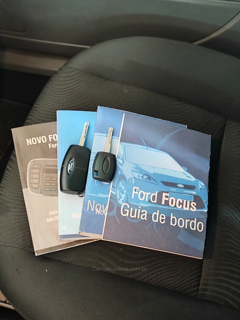 FOCUS 1.6 GLX 16V FLEX 4P MANUAL - 2012 - FARROUPILHA
