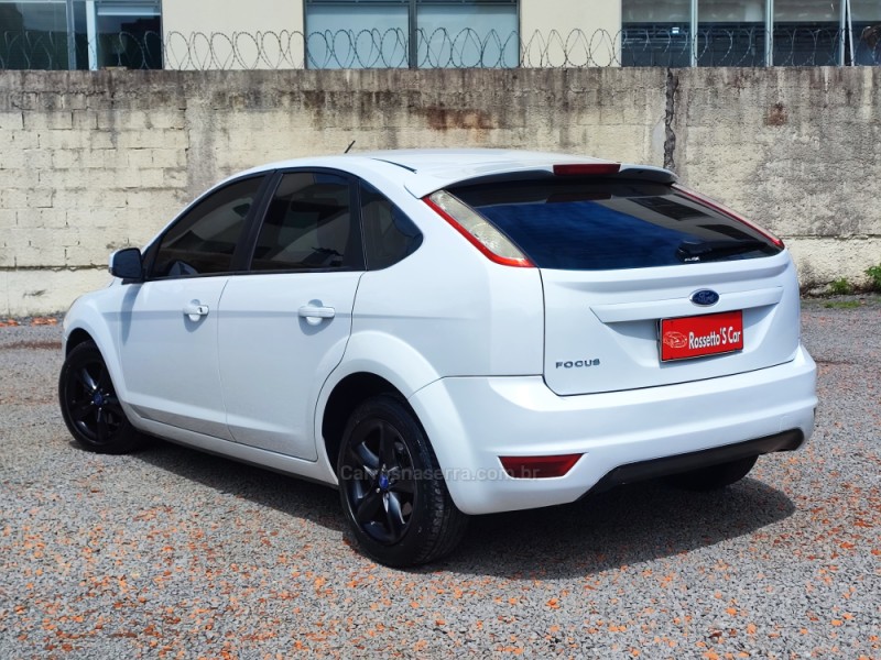 FOCUS 1.6 GLX 16V FLEX 4P MANUAL - 2012 - FARROUPILHA