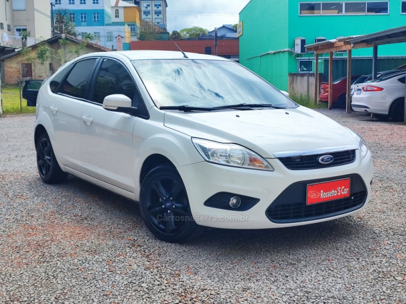 FOCUS 1.6 GLX 16V FLEX 4P MANUAL - 2012 - FARROUPILHA