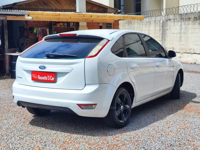 FOCUS 1.6 GLX 16V FLEX 4P MANUAL - 2012 - FARROUPILHA