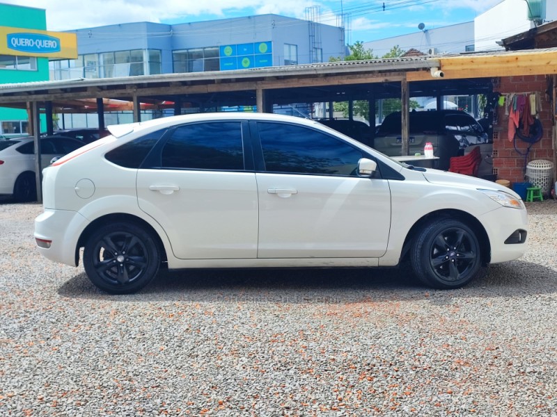 FOCUS 1.6 GLX 16V FLEX 4P MANUAL - 2012 - FARROUPILHA