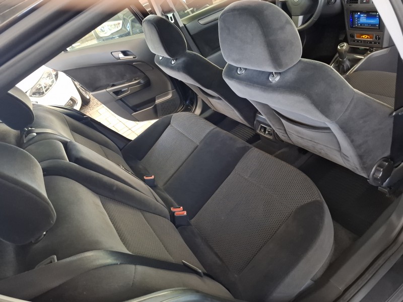 VECTRA 2.0 MPFI GT HATCH 8V FLEX 4P MANUAL - 2011 - CAXIAS DO SUL