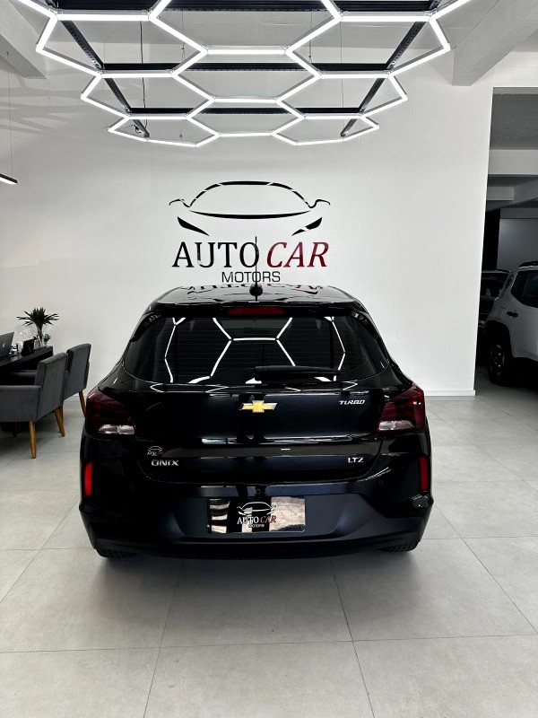 ONIX 1.0 LTZ 12V TURBO FLEX 4P MANUAL - 2023 - CAXIAS DO SUL