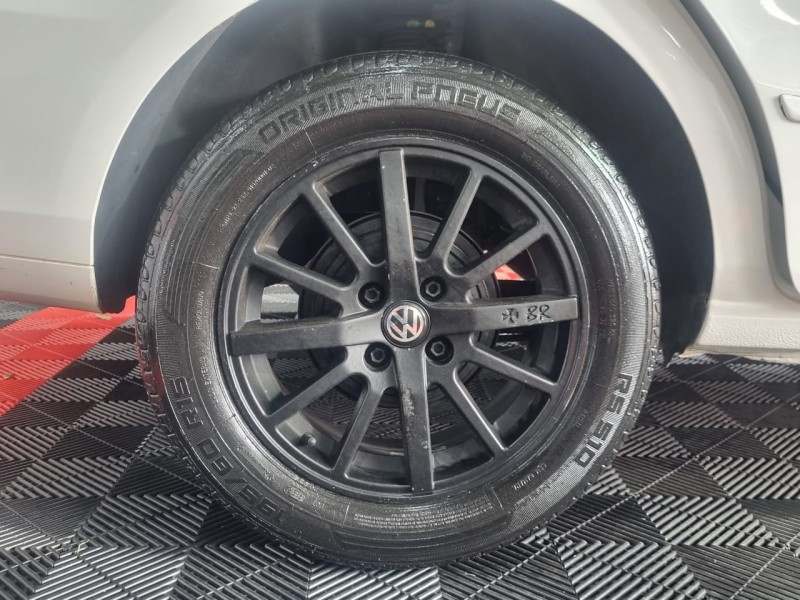 VOYAGE 1.6 MI TRENDLINE 8V FLEX 4P MANUAL - 2016 - TEUTôNIA