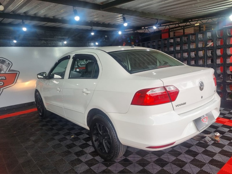 VOYAGE 1.6 MI TRENDLINE 8V FLEX 4P MANUAL - 2016 - TEUTôNIA